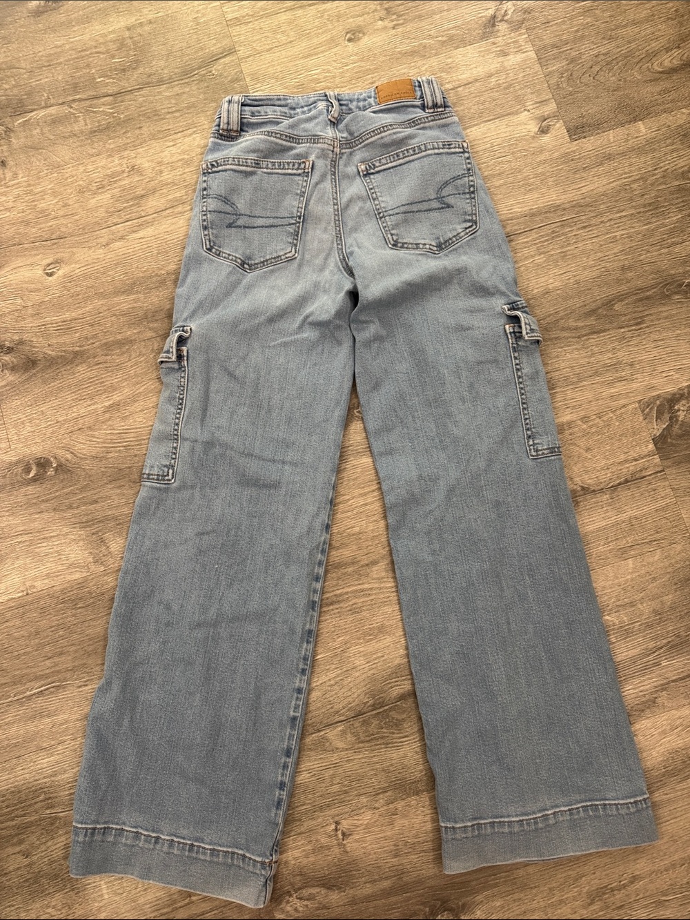 American Eagle Outfitters Light Wash Super High Rise Baggy Wide Leg Cargo Jeans - Picture 2 of 5